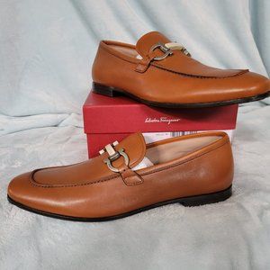 Salvatore Ferragamo - Shepard 2 Size 8.5 E, New dark R calf